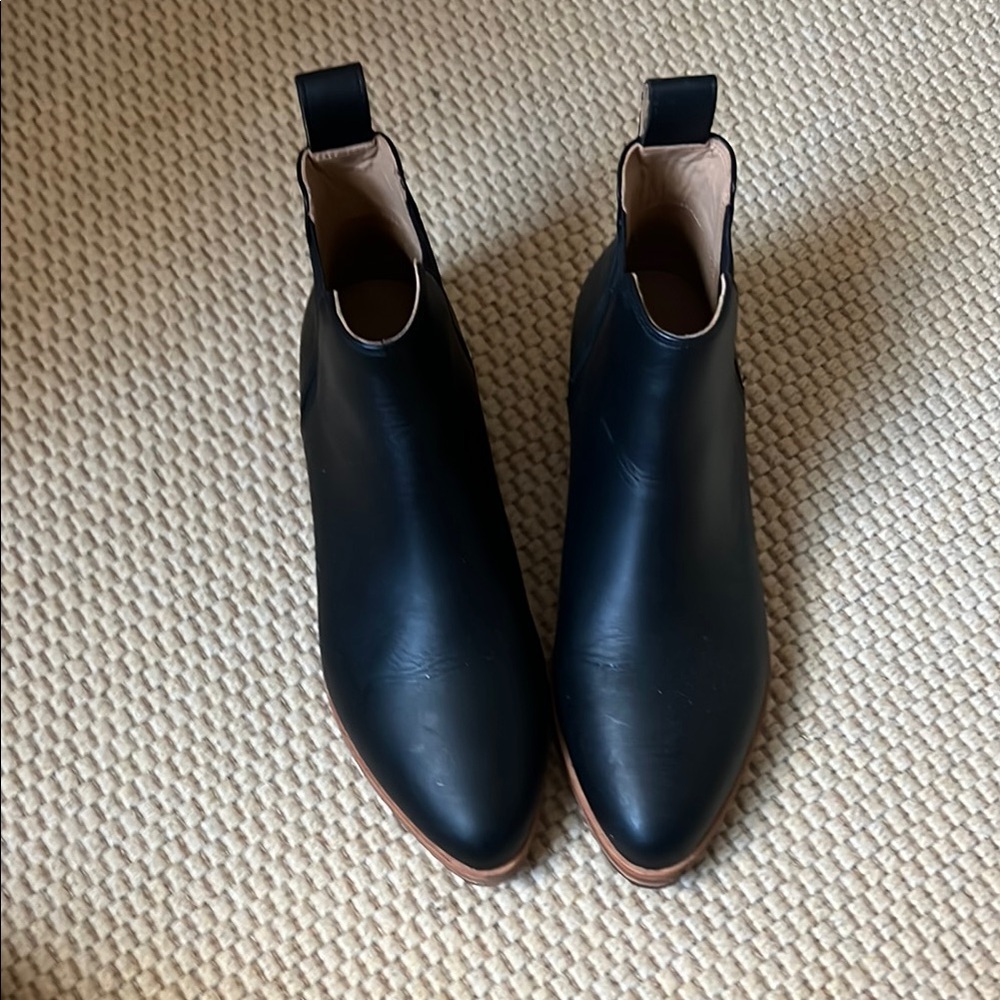 Nisolo Black Ankle Boots with Elastic Side Panels and Pull Tabs